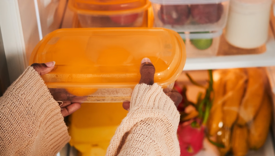 COMBATING FOOD-BORNE ILLNESS 2/3: STORE right!